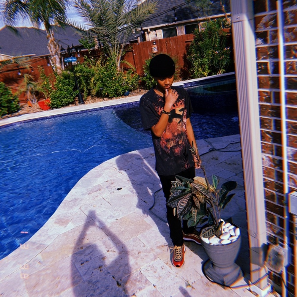 Meet your Posher, Elycia